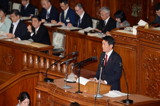 【国会報告】５月２２日衆院本会議で安倍総理に質問