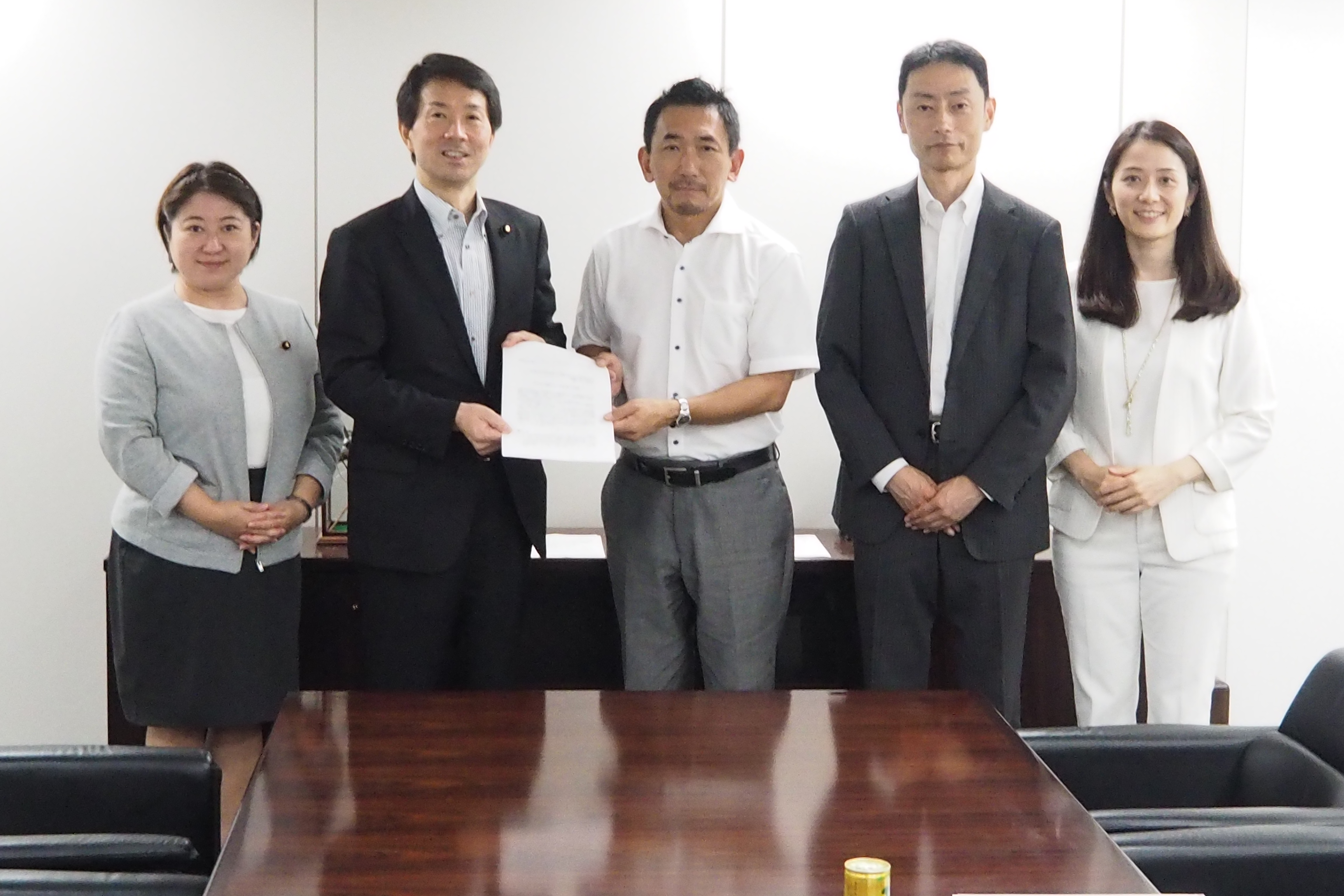 LGBT法連合会から要請を受ける大塚共同代表