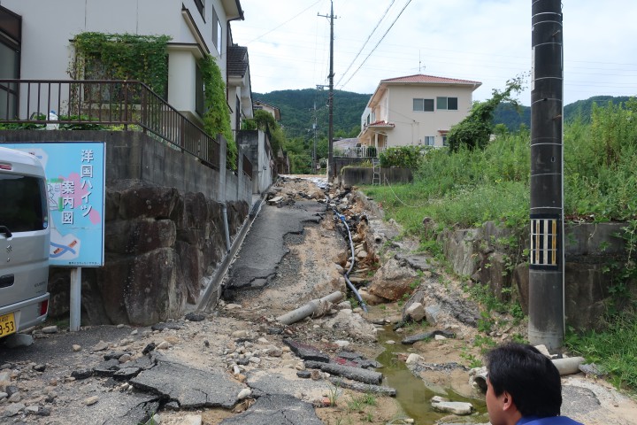 大きな被害を受けた道路