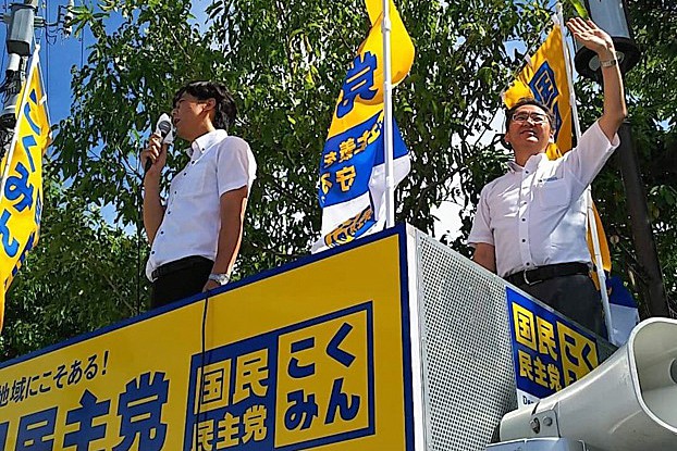 金沢市、小松市、加賀市の各駅前等で街宣活動を行う一川政之県連代表(石川県議)と麦田徹金沢市議