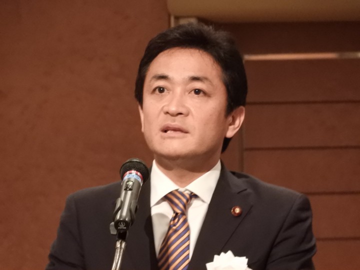 挨拶をする玉木雄一郎代表