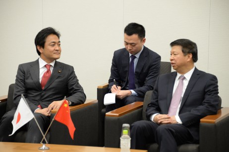 宋濤・中国共産党中央対外連絡部長と会談する玉木代表