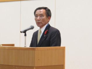 地元を代表して久野哲県議の挨拶