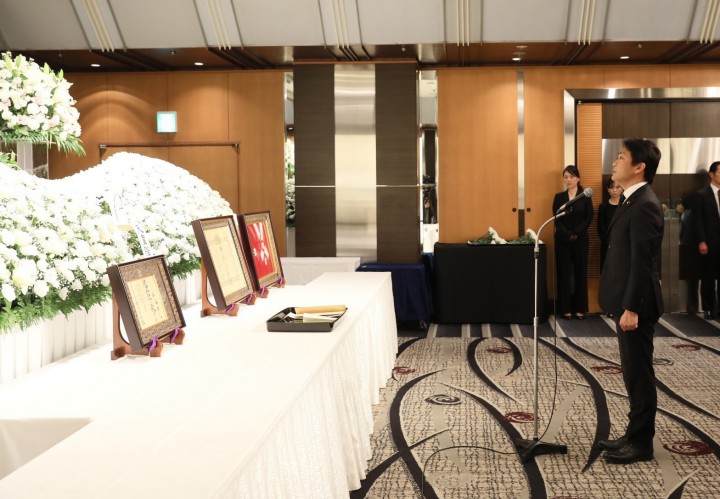 玉木代表、仙谷由人氏のお別れの会で心からの感謝の言葉を述べる