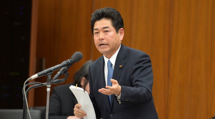 山井和則議員