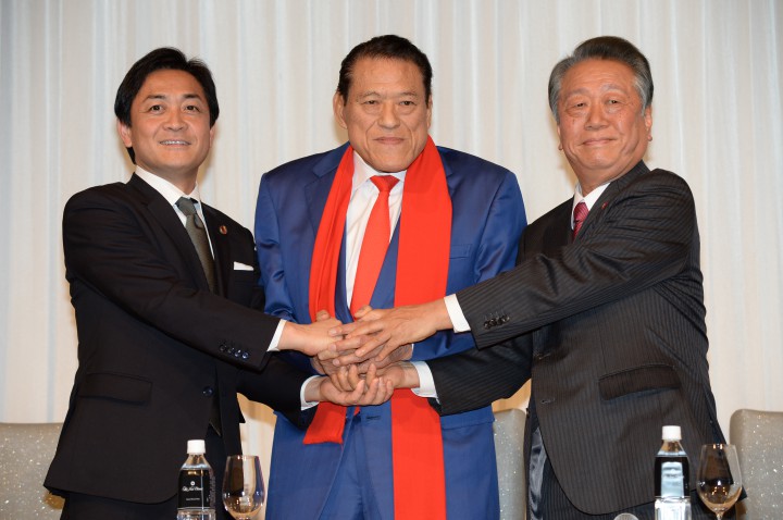 左から玉木代表、猪木参院議員、小沢自由党代表