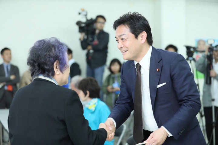 玉木代表、野党３党首とともに屋良朝博・衆院沖縄３区補選候補事務所を激励