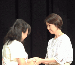 春田候補と級友の吉村さん