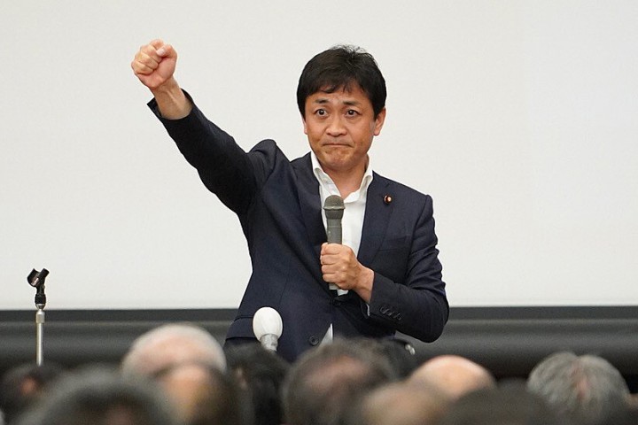 個人演説会で森本候補への支持を訴える玉木代表