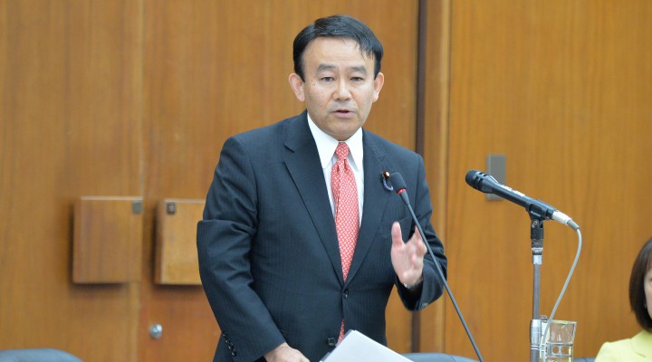 質疑に立つ谷田川元衆院議員