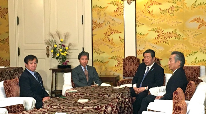 7日午後開かれた与野党国対委員長会談