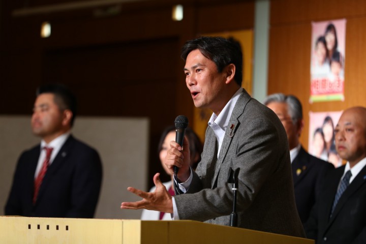 後藤祐一神奈川県連代表から相原市議の取り組みに熱いエールが送られた。