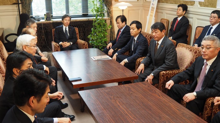 与野党国対委員長会談前に野党国対委員長連絡会で対応を協議.JPG