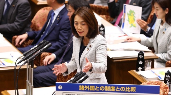 徳永エリ議員