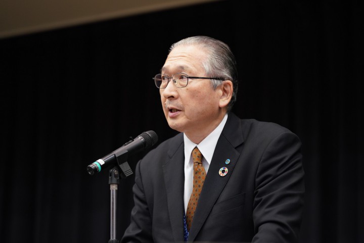 主催者代表を行う連合神津会長