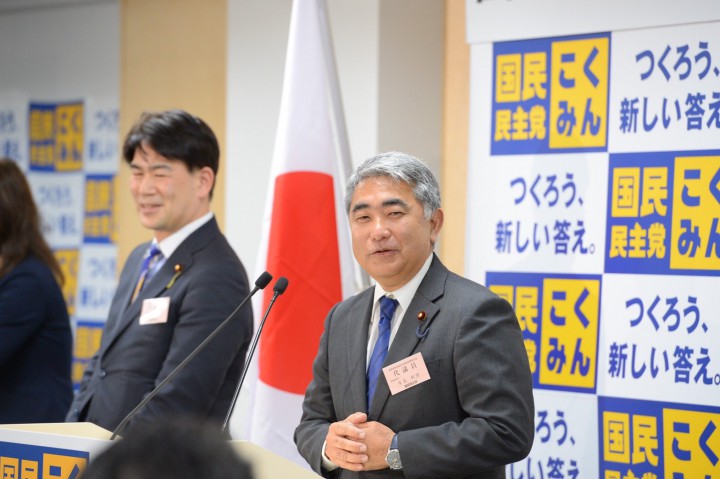 首里城復興支援を求める屋良朝博衆院議員